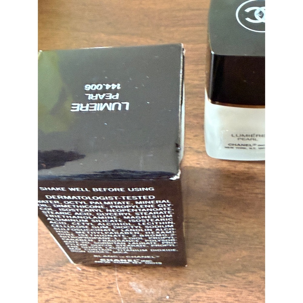 Chanel Blanc De Chanel Perfect Colour Lumiere PEARL 144.006 1oz 30ml With Box - Picture 5 of 5